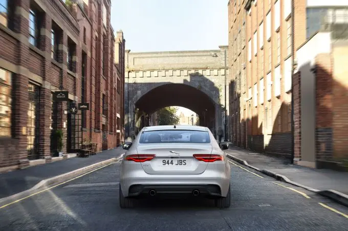 vernieuwde Jaguar XE 2020