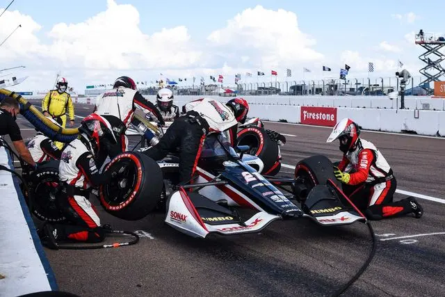 Rookie-kampioen Rinus van Kalmhout pitstop