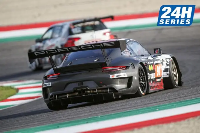 10_12 Hours of Mgello_Mugello_Porsche_achterzijde