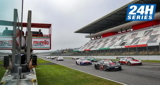 12H Mugello 10_startopstelling