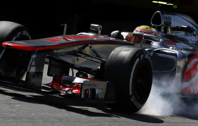 Hamilton_McLaren onderweg