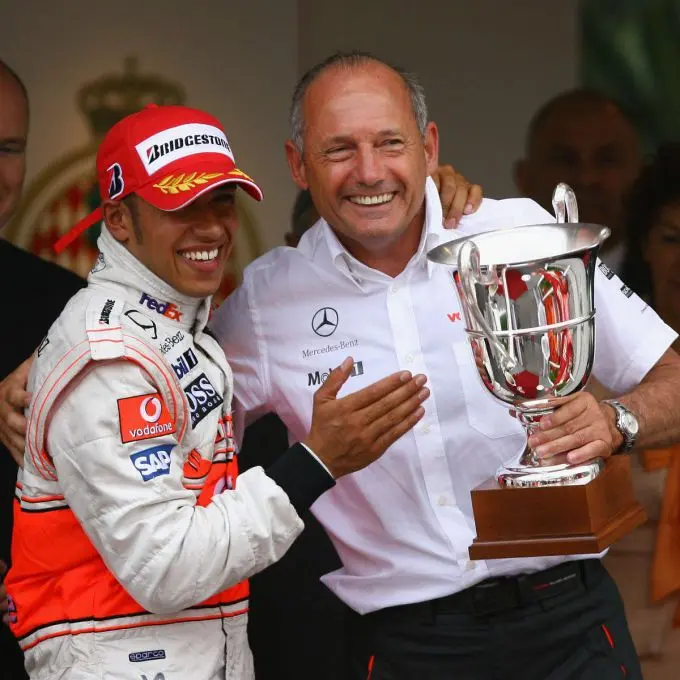 Lewis_Hamilton_Ron_Dennis beker