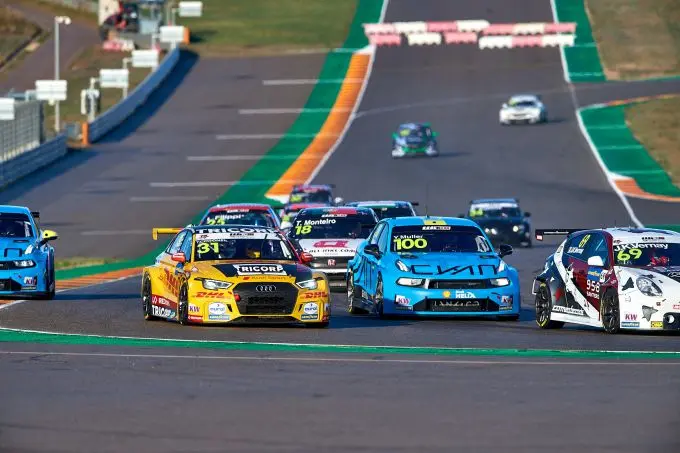 500ste toerwagenrace van Tom Coronel
