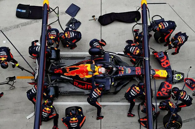 Honda_motor_Red_Bull_Max_Verstappen