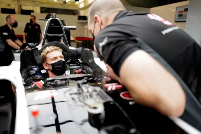 Mick_Schumacher_seatfit_F1_Haas