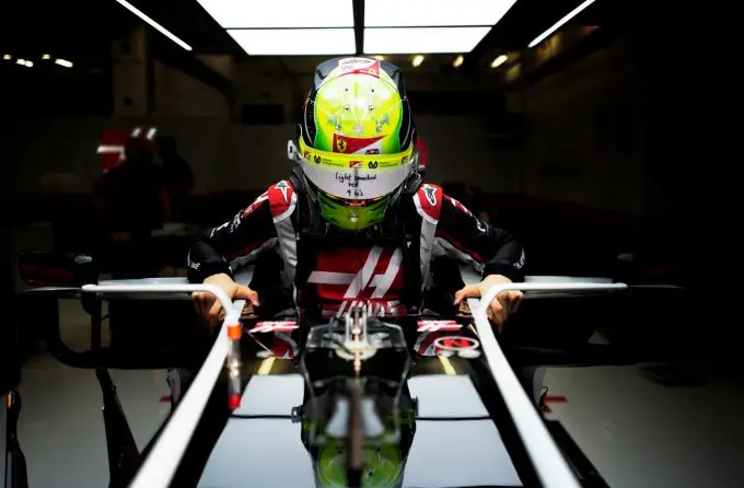 Mick_Schumacher_seatfit_F1_Haas
