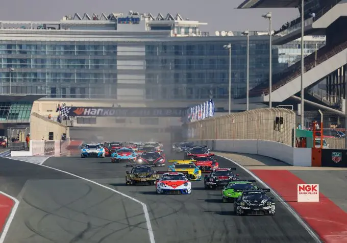 24H Dubai vrijdag start GT divisie