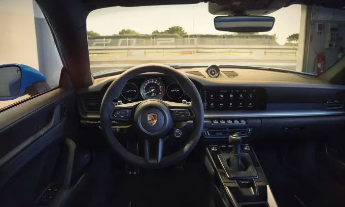 Nieuwe Porsche 911 GT3 is geboren op het circuit 5