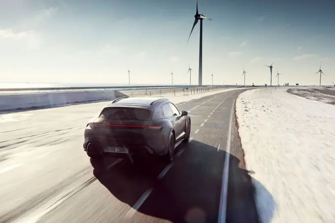 5_porschetaycancrossturismo3