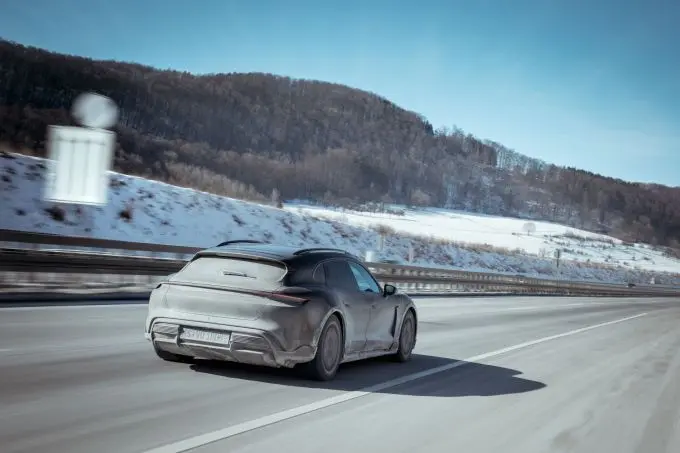 7_porschetaycancrossturismo5