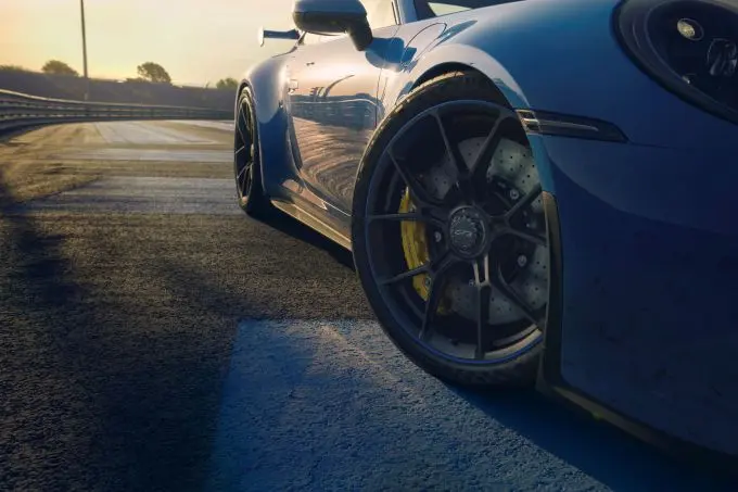Nieuwe Porsche 911 GT3 is geboren op het circuit 8