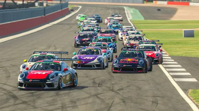 porsche24drivenbyredline-coureurmaxbeneckeopdigitaalsilverstone 2