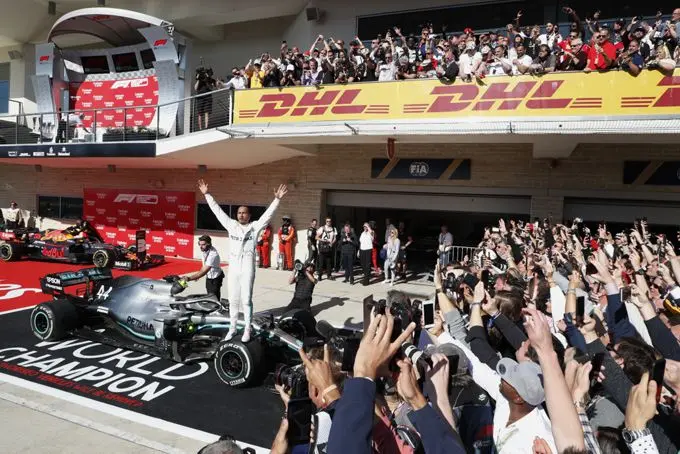 Lewis_Hamilton_F1_wereldkampioen_2019