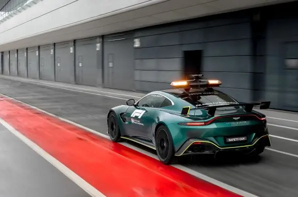 Aston_Martin_safety_car