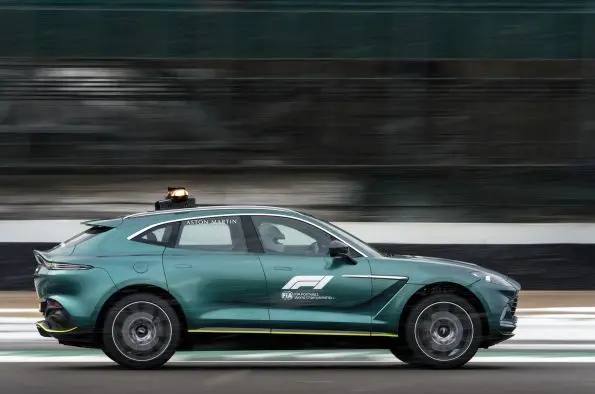 Aston_Martin_Medical_Car_van_de_Formule_1