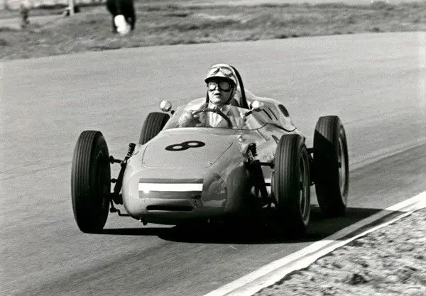 Carel-Godin-de-Beaufort-in-actie-in-de-Porsche-718