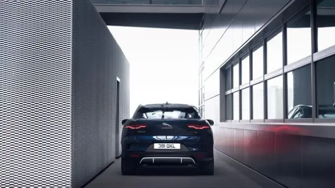 De nieuwe Jaguar I-PACE BLACK