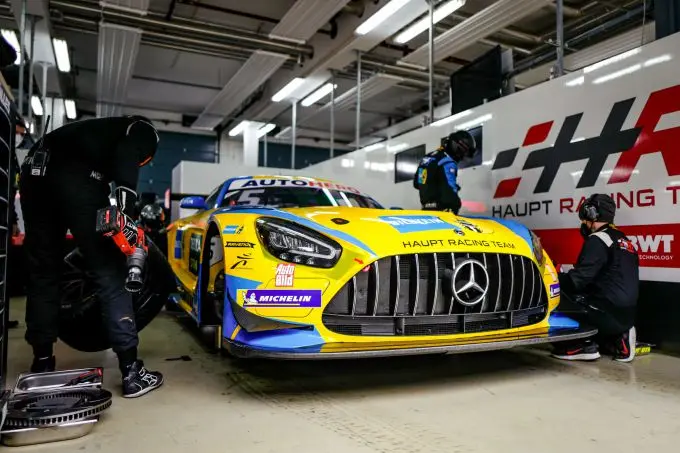 HRT preview Monza Bilstein Mercedes pitbox