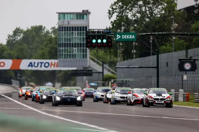 DTM Trophy Monza Race 2 zondag klaar voor de start