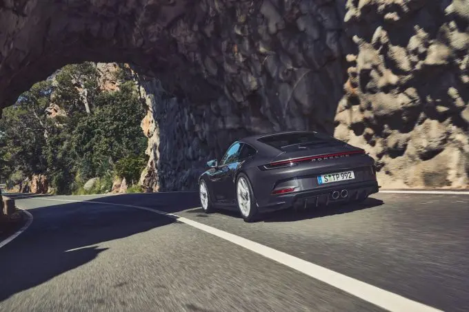 Porsche 911 GT3 Touring 3