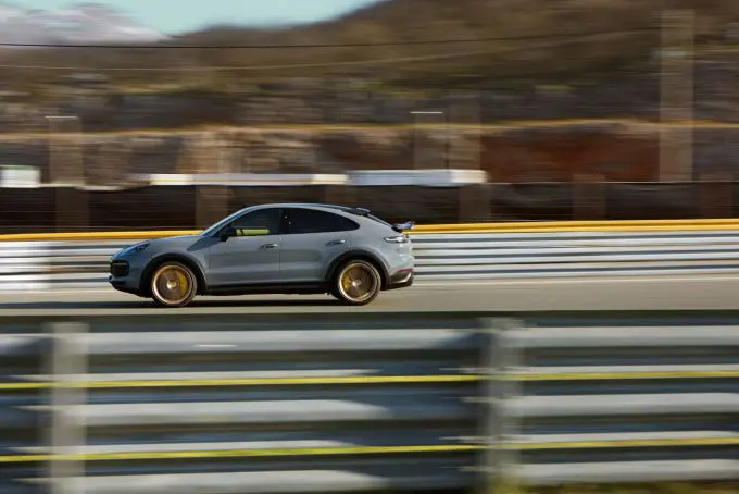3_porschecayenneturbogt14