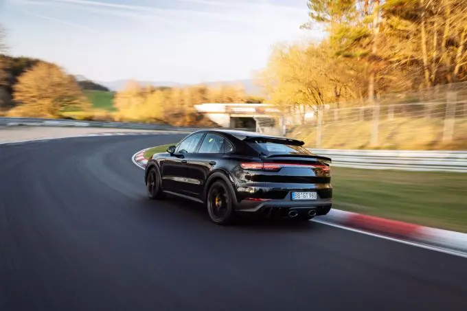Cayenne breekt record op Nürburgring-Nordschleife 3