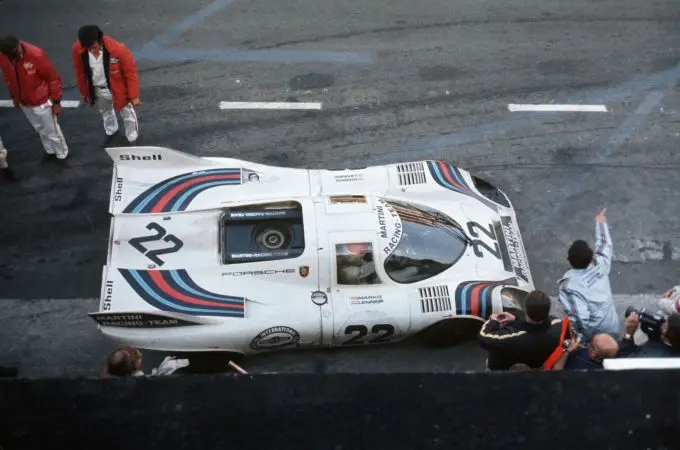 4_50jaargeledengijsvanlennepwint24uurlemansmetporsche917