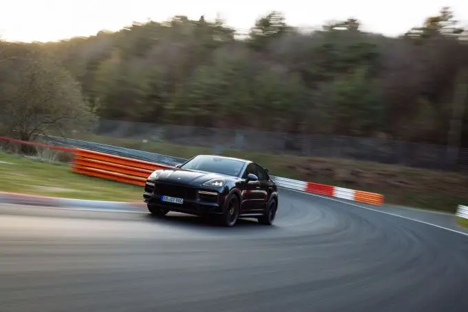 Cayenne breekt record op Nürburgring-Nordschleife 4
