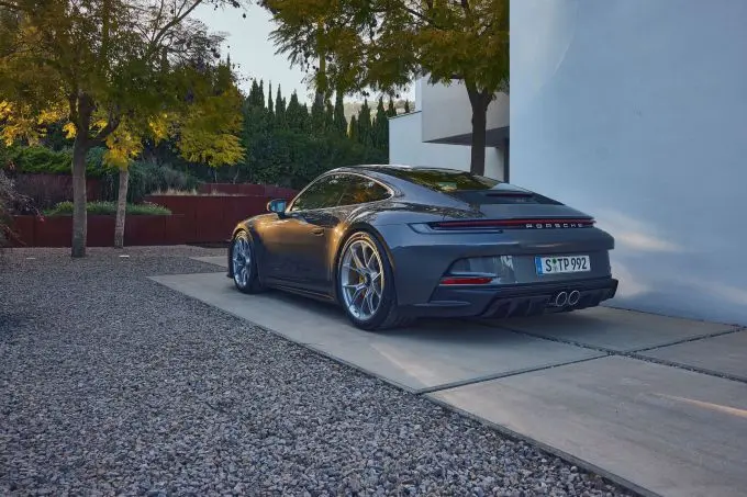 Porsche 911 GT3 Touring 7