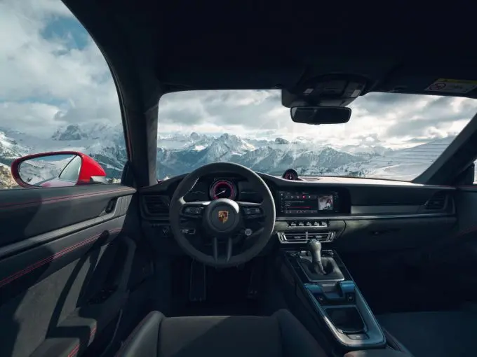 8_gts_interieur_denieuweporsche911gts-modellen5