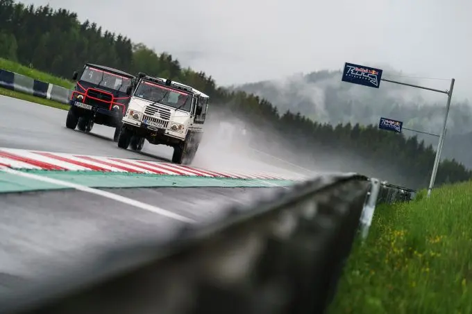 Max Verstappen, Sergio Perez, Pierre Gasly en Yuki Tsunoda