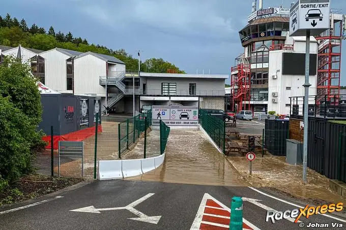 Circuit Spa-Francorchamps onder water, Eau Rouge overstroomd