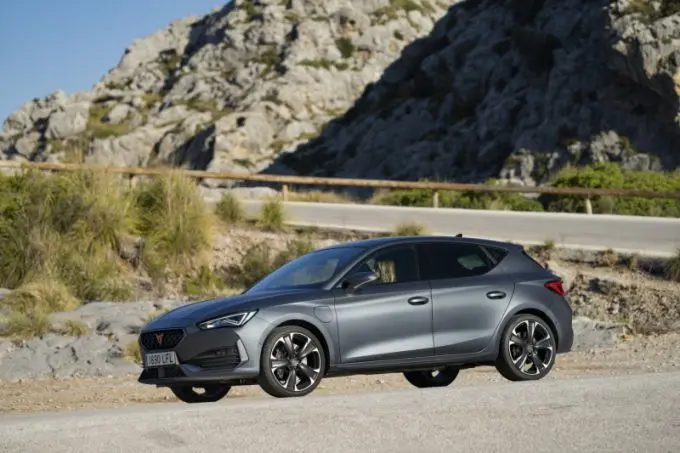 Topscore voor CUPRA Leon e-HYBRID in strenge Euro NCAP-test