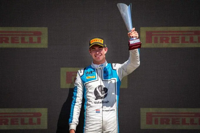 Richard Verschoor schittert op Silverstone met eerste zege in FIA Formule 2