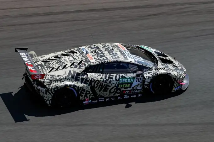 Esteban_Muth_Lamborgini_art_car_DTM_Zolder2021