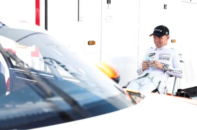Porsche Mobil 1 Supercup Zandvoort  Larry ten Voorde relaxed