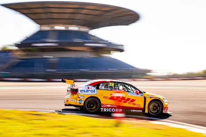 Waardevolle punten en heel wat kilometers voor Tom Coronel