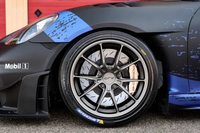 7_Porsche_718_Cayman_GT4_RS_Clubsport_769_175