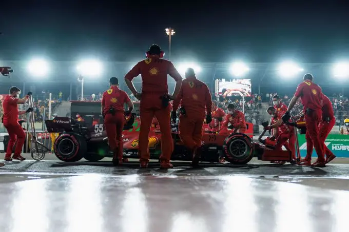 Carlos_Sainz_Nr55_pitstop_Qatar
