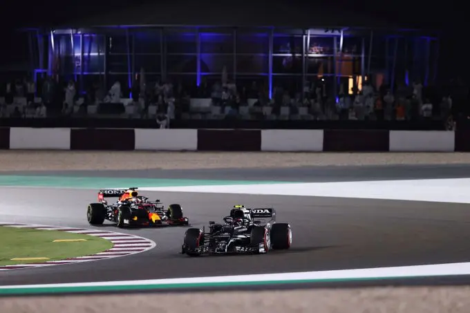 Gasly_voor_Verstappen_Qatar