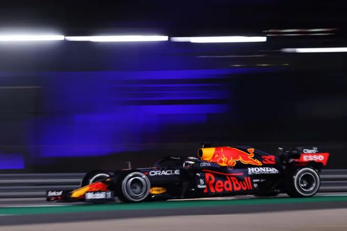 Max_Verstappen_actie_Qatar