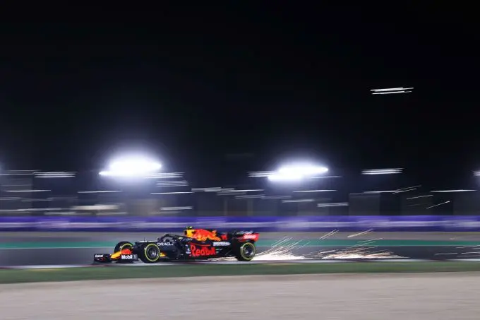 Sergio_Perez_vonkenregen Qatar