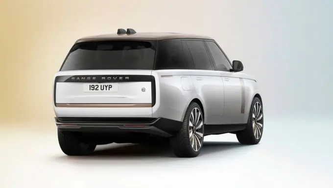 De New Range Rover SV: hoe innovatieve en verfijnde materialen de moderne luxe van Special Vehicle Operations definiëren
