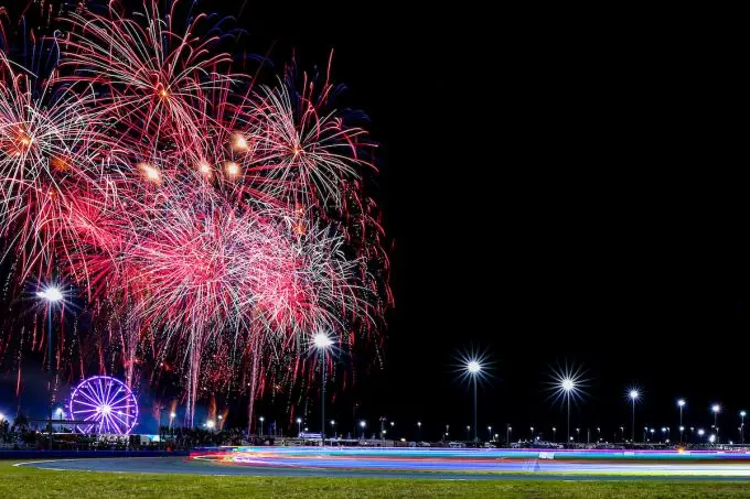 24H daytona 2022 veel vuurwerk in de LMP2