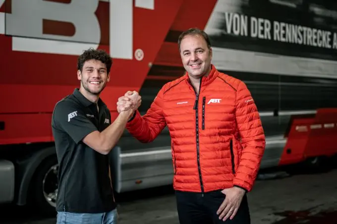DTM-Nieuwe DTM_coureur_Ricardo_Feller_met_ABT_CEO_en_Teambaas_Thomas_Biermaier_l-r