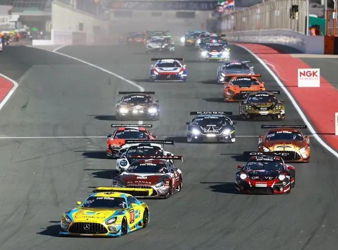 24H Dubai 2022 MercedesAMG Start_of_the_race