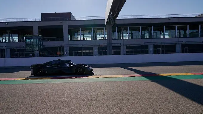 Peugeot 9X8 Le Mans Hypercar
