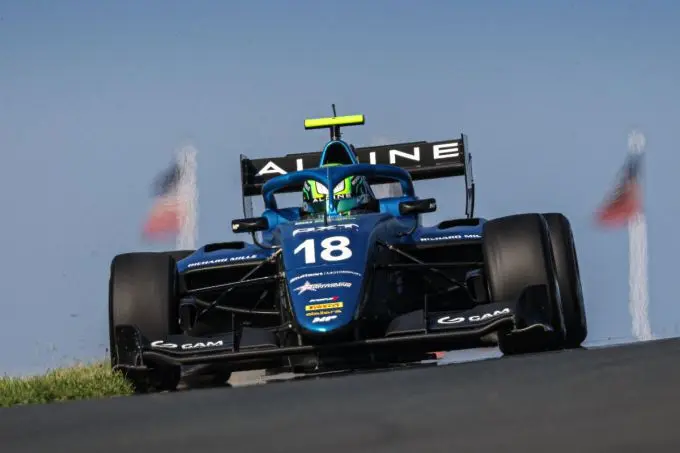  Alpine-junior Caio Collet MP Motorsport in FIA Formule 3