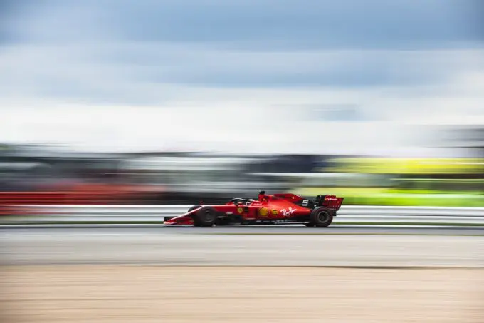 Ferrari_motor_sneller_dan_de_rest
