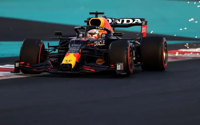 Max_Verstappen_vonkenregen